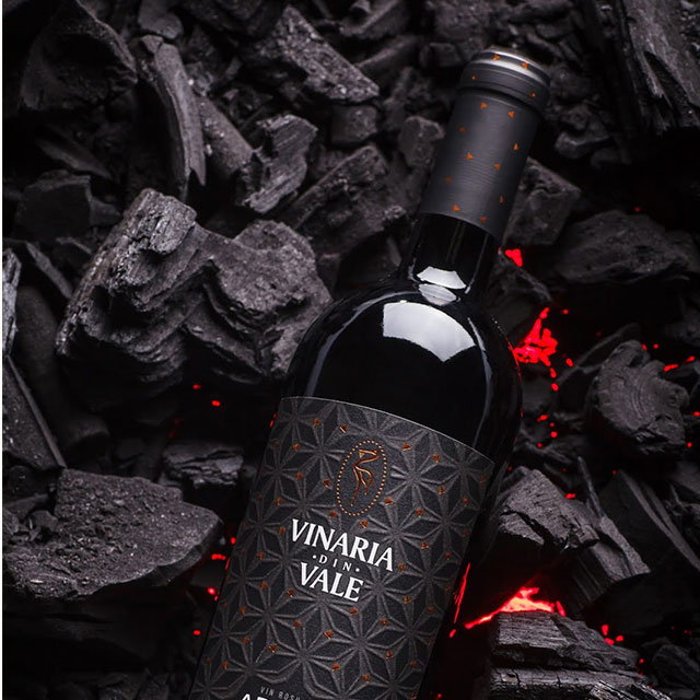 black glass wine bottle wholesale