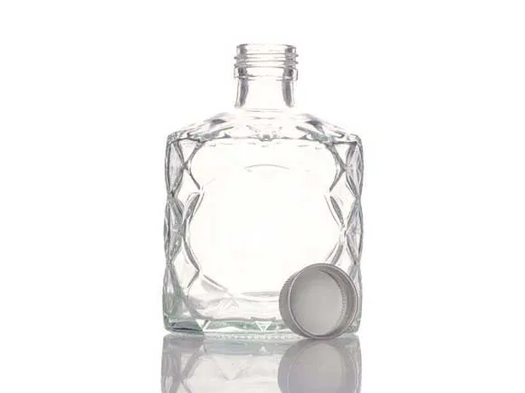 Bottiglia Per Succhi In Acrilico Trasparente Con Coperchio – Capacità 600 Ml, Indistruttibile, Forma Elegante, Ideale Per Bar, Casa, Ristoranti.