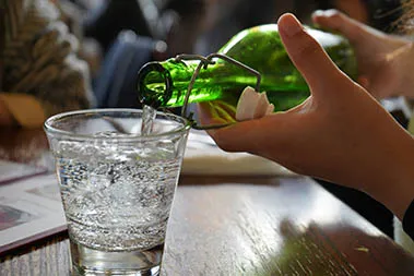 glass water bottle manufacturer
