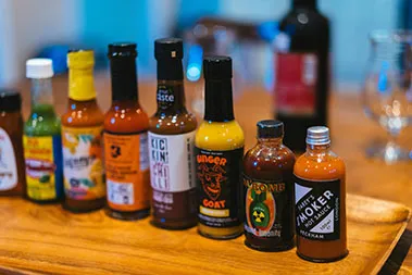 mini hot sauce bottles